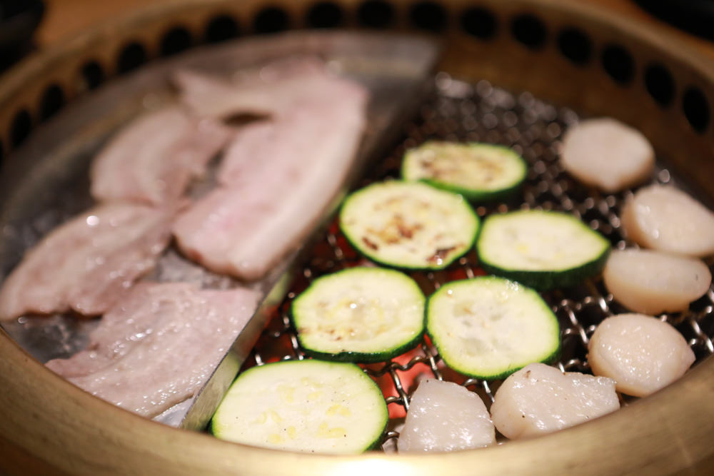 竹北美食|米燒肉炭火小酒館竹北店。新鮮平價燒肉店、單點燒肉、專業烤、必吃燒烤、新竹竹北寵物友善餐廳、小包廂、 - 第32張圖 竹北美食|米燒肉炭火小酒館竹北店。新鮮平價燒肉店、單點燒肉、專業烤、必吃燒烤、新竹竹北寵物友善餐廳、小包廂、