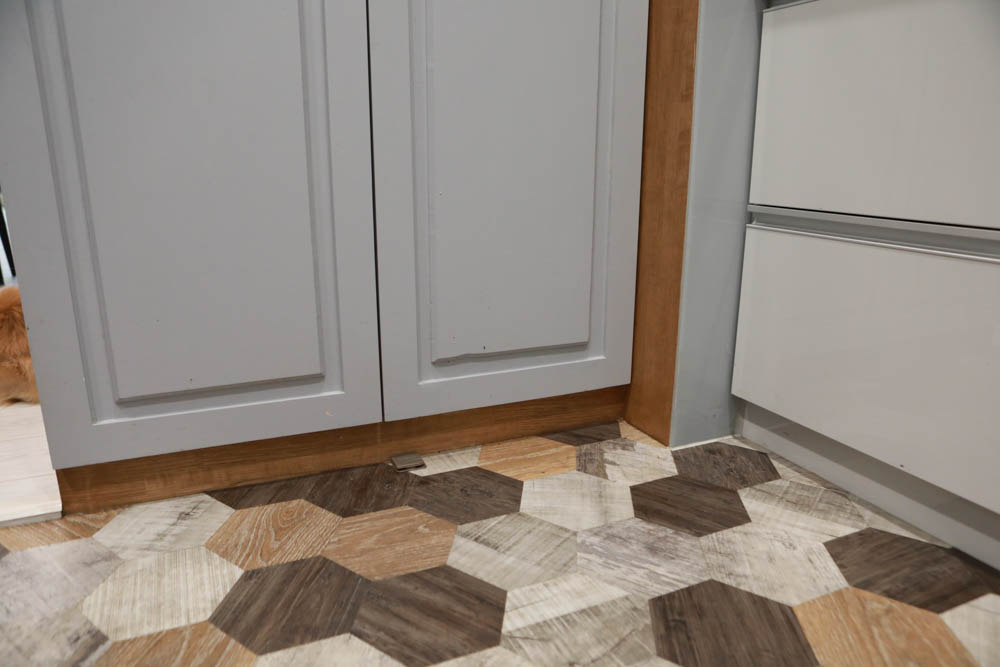 Combat 威滅滅蟑隊 居家除蟲No.1品牌。連鎖消滅6種蟑螂。消滅恐怖小強、保持居家環境乾淨、養寵物家庭也可以安心使用！