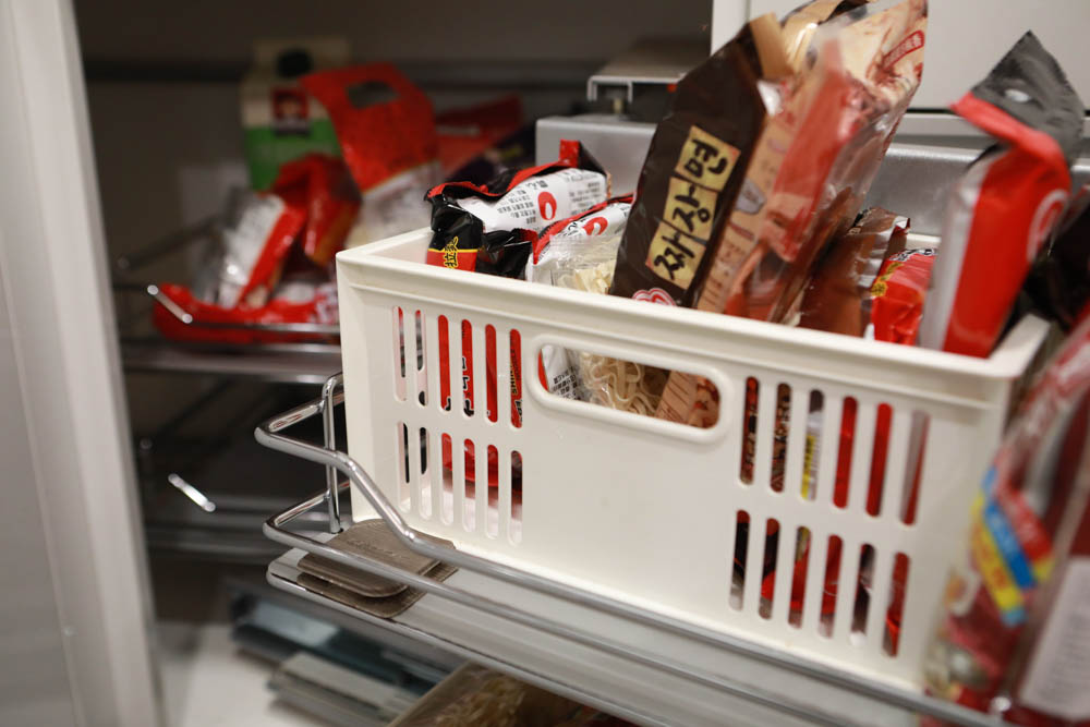 Combat 威滅滅蟑隊 居家除蟲No.1品牌。連鎖消滅6種蟑螂。消滅恐怖小強、保持居家環境乾淨、養寵物家庭也可以安心使用！