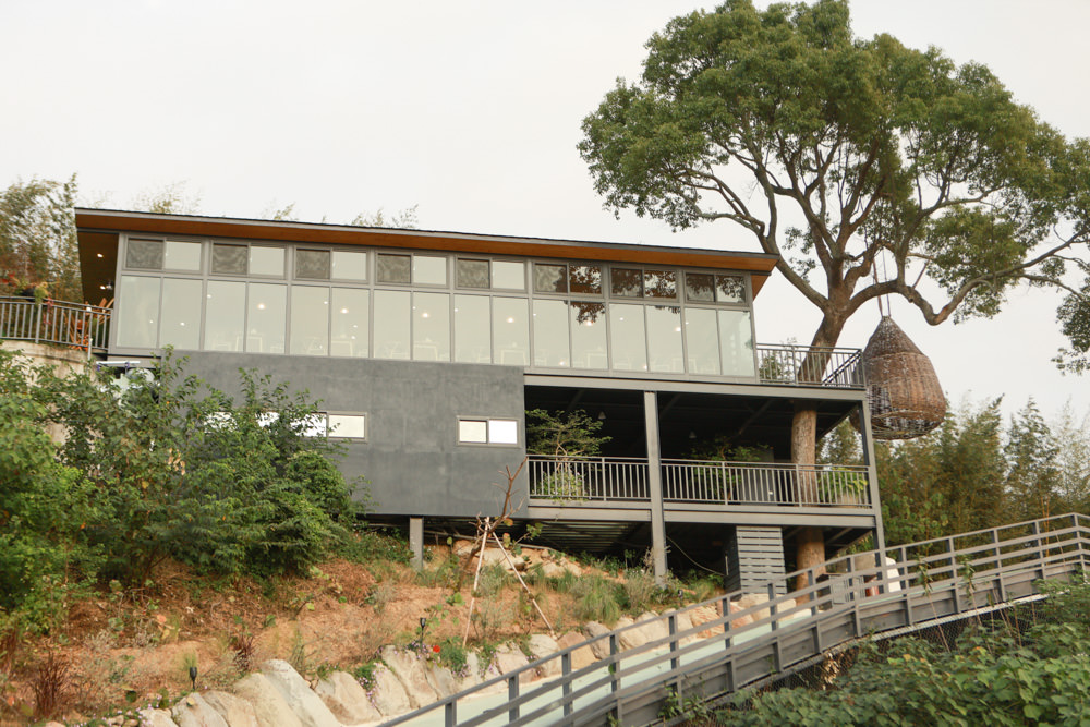 苗栗銅鑼｜紫鳶山城- 覓境莊園。寵物友善民宿、群山繚繞、竹林秘境中的絕美莊園、日式奢華露營小屋