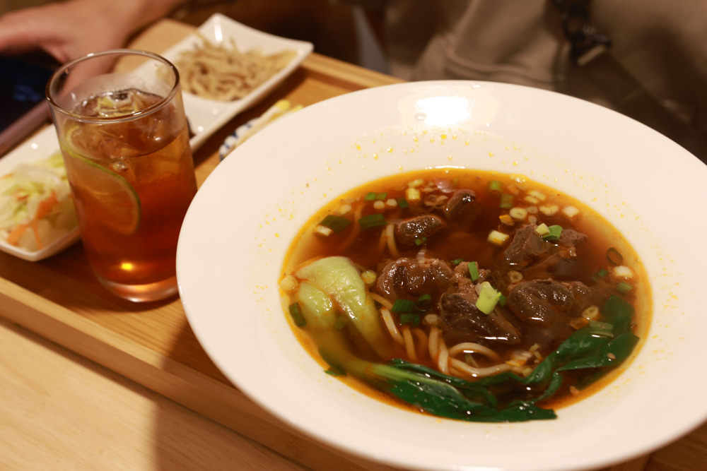 苗栗銅鑼｜紫鳶山城- 覓境莊園。寵物友善民宿、群山繚繞、竹林秘境中的絕美莊園、日式奢華露營小屋