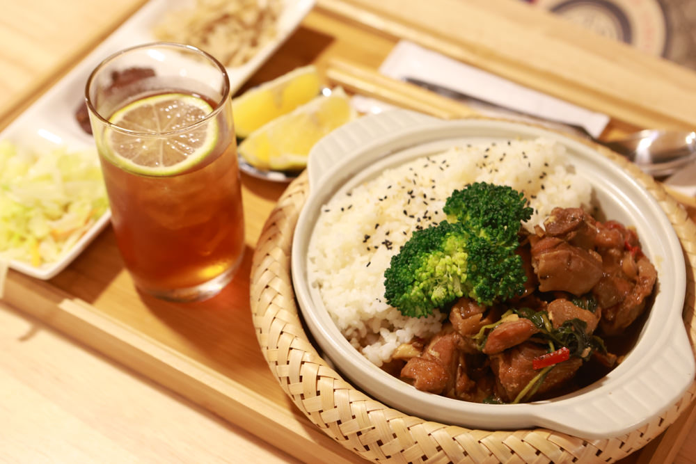 苗栗銅鑼｜紫鳶山城- 覓境莊園。寵物友善民宿、群山繚繞、竹林秘境中的絕美莊園、日式奢華露營小屋