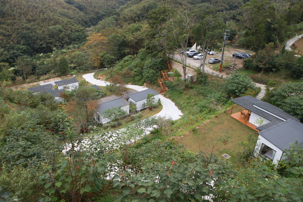 苗栗銅鑼｜紫鳶山城- 覓境莊園。寵物友善民宿、群山繚繞、竹林秘境中的絕美莊園、日式奢華露營小屋