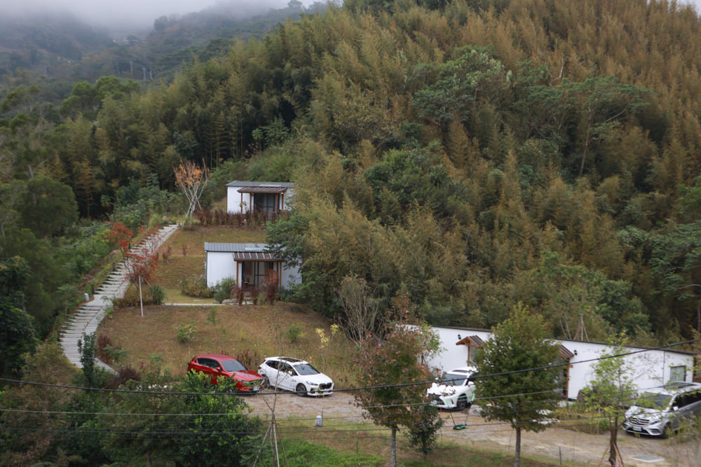 苗栗銅鑼｜紫鳶山城- 覓境莊園。寵物友善民宿、群山繚繞、竹林秘境中的絕美莊園、日式奢華露營小屋