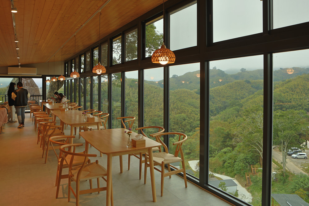 苗栗銅鑼｜紫鳶山城- 覓境莊園。寵物友善民宿、群山繚繞、竹林秘境中的絕美莊園、日式奢華露營小屋