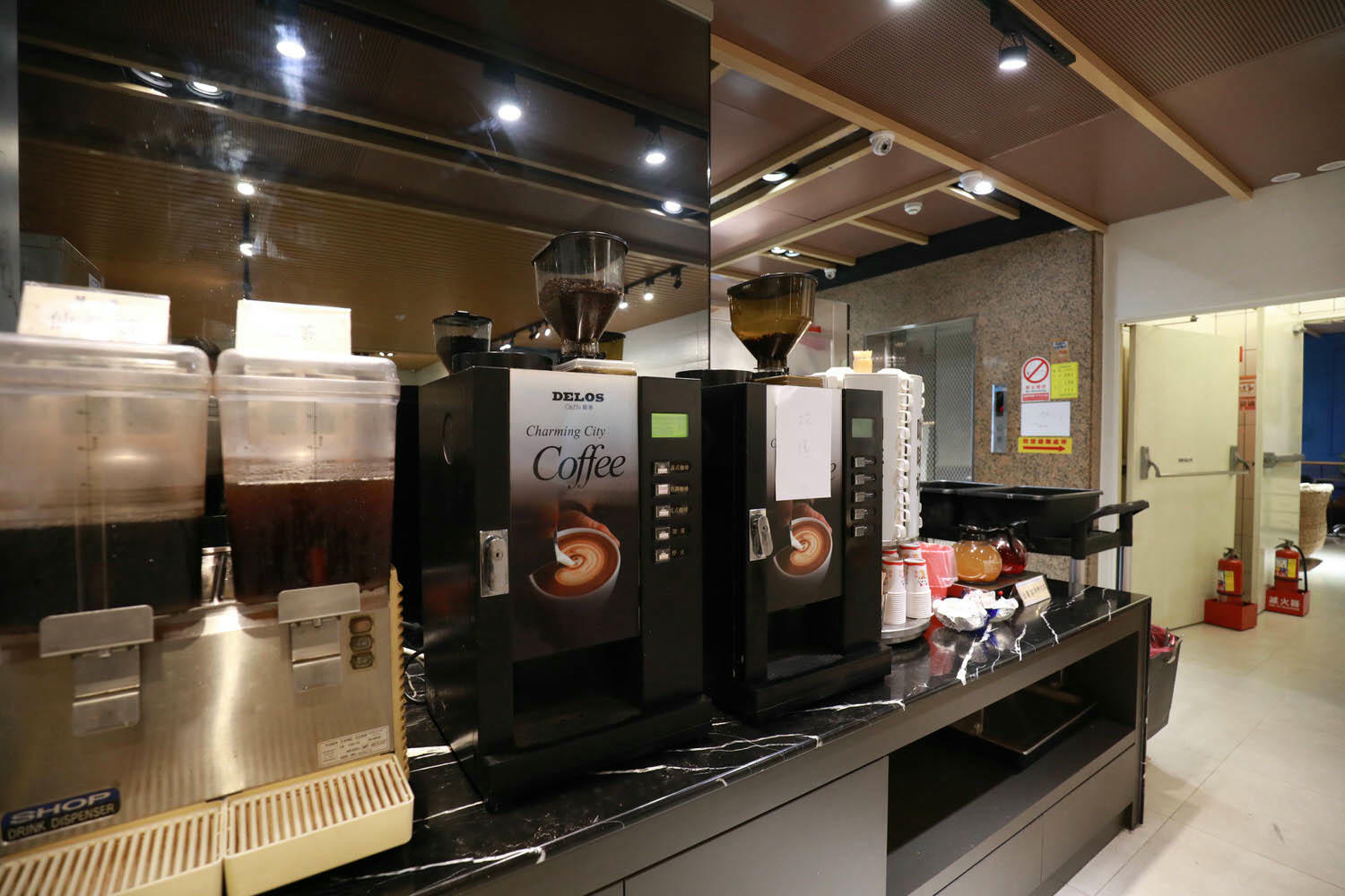 宜蘭礁溪溫泉飯店｜美嘉美溫泉大飯店。宜蘭礁溪寵物友善溫泉飯店、一泊三食吃到飽（下午茶、宵夜、早餐）、還有可與貓咪互動的可愛貓房！