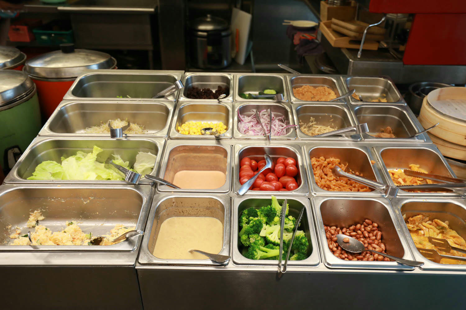 宜蘭礁溪溫泉飯店｜美嘉美溫泉大飯店。宜蘭礁溪寵物友善溫泉飯店、一泊三食吃到飽（下午茶、宵夜、早餐）、還有可與貓咪互動的可愛貓房！