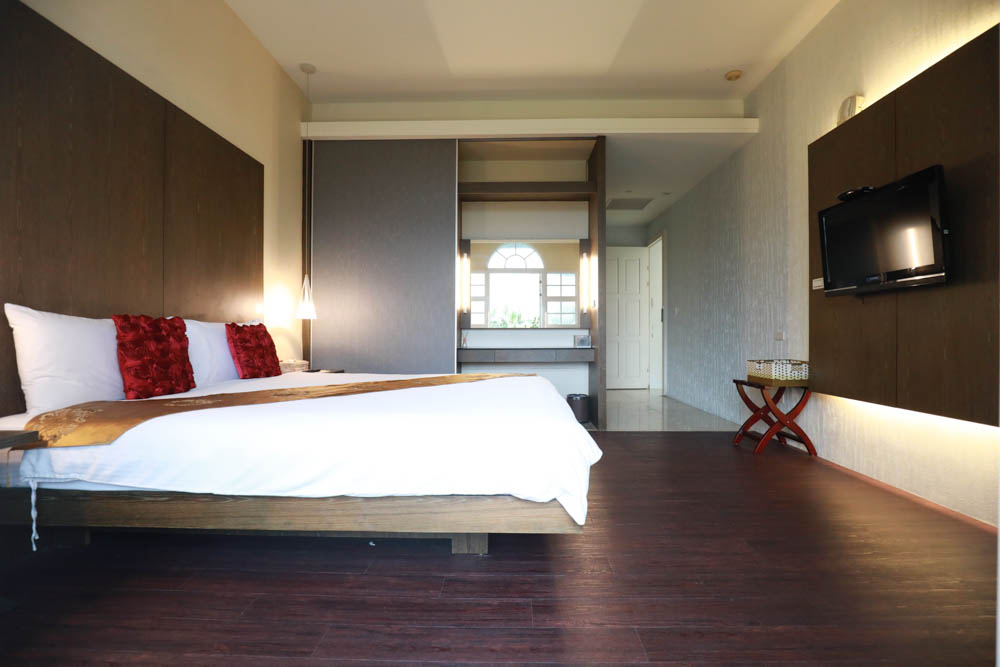 花蓮翠山莊villa包棟民宿|花蓮吉安包棟泳池民宿推薦、花蓮寵物友善民宿、豪華大別墅、泳池畔餐桌、大草皮、漂浮早餐 - 第16張圖 花蓮翠山莊villa包棟民宿|花蓮吉安包棟泳池民宿推薦、花蓮寵物友善民宿、豪華大別墅、泳池畔餐桌、大草皮、漂浮早餐