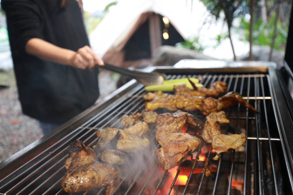 苗栗懶人露營｜自然圈農場。一泊二食豪華露營、免搭帳奢華露營、寵物友善帳篷、溫泉泡湯、農遊體驗