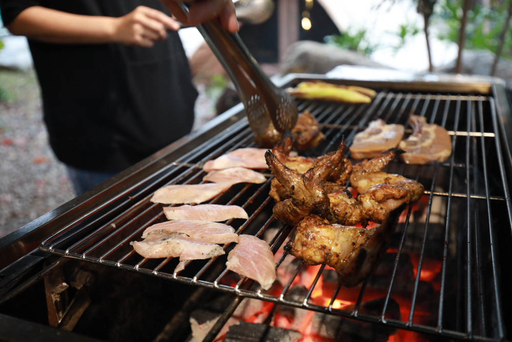 苗栗懶人露營｜自然圈農場。一泊二食豪華露營、免搭帳奢華露營、寵物友善帳篷、溫泉泡湯、農遊體驗