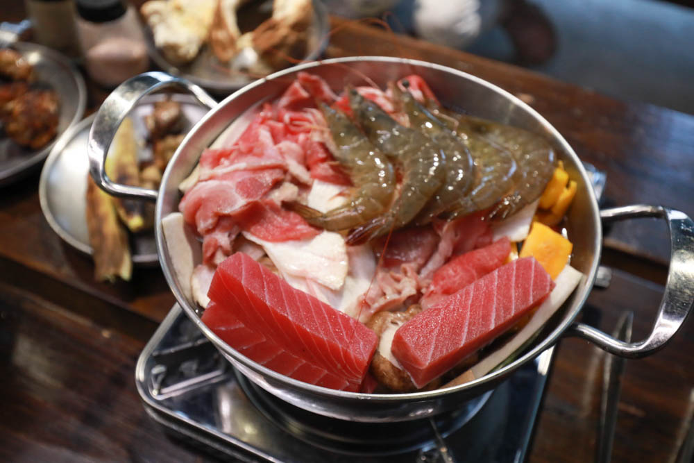 苗栗懶人露營｜自然圈農場。一泊二食豪華露營、免搭帳奢華露營、寵物友善帳篷、溫泉泡湯、農遊體驗