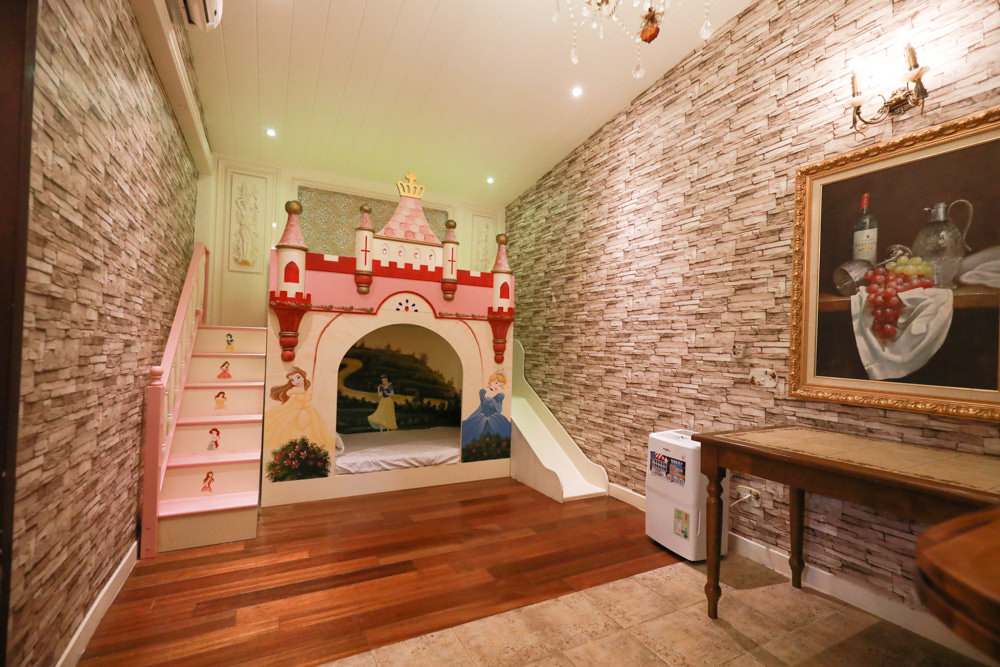 宜蘭冬山民宿｜芯園我的夢中城堡。歐洲童話風情溜滑梯民宿、寵物友善民宿、童話故事城堡民宿