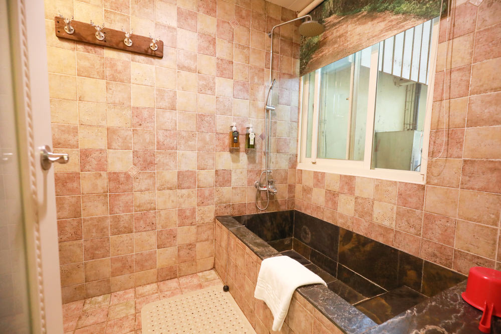 宜蘭冬山民宿｜芯園我的夢中城堡。歐洲童話風情溜滑梯民宿、寵物友善民宿、童話故事城堡民宿