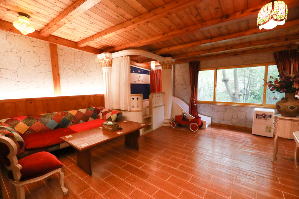 宜蘭冬山民宿｜芯園我的夢中城堡。歐洲童話風情溜滑梯民宿、寵物友善民宿、童話故事城堡民宿