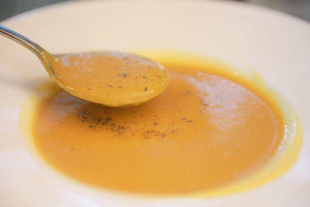 宜蘭冬山民宿｜芯園我的夢中城堡。歐洲童話風情溜滑梯民宿、寵物友善民宿、童話故事城堡民宿