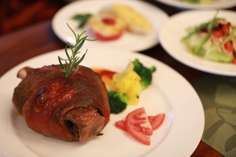 宜蘭冬山民宿｜芯園我的夢中城堡。歐洲童話風情溜滑梯民宿、寵物友善民宿、童話故事城堡民宿