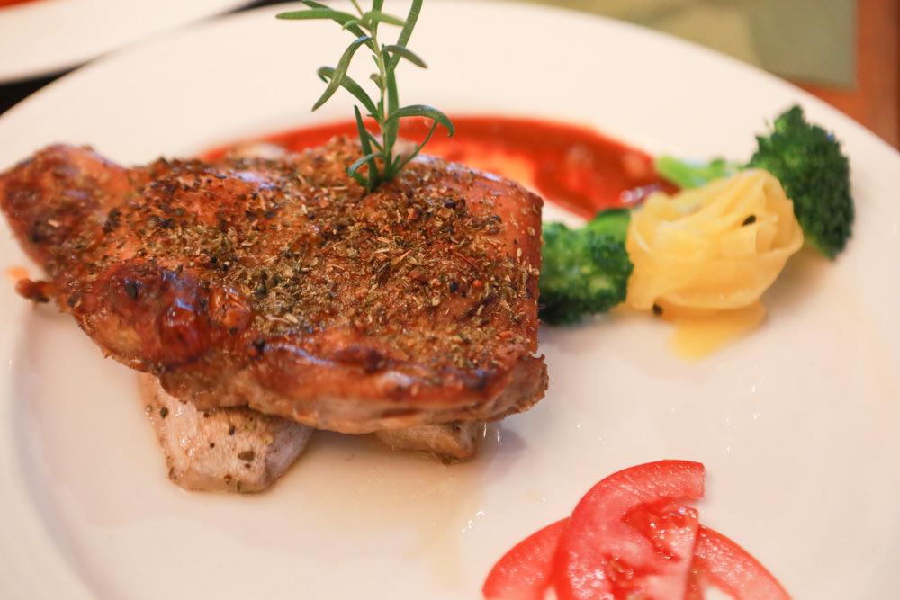 宜蘭冬山民宿｜芯園我的夢中城堡。歐洲童話風情溜滑梯民宿、寵物友善民宿、童話故事城堡民宿