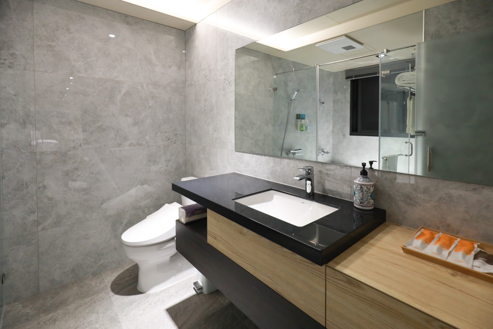 南投埔里｜享想旅宿 REVEL VILLA 。南投寵物友善民宿、溫馨舒適的美式現代風建築、綠意盎然大草皮