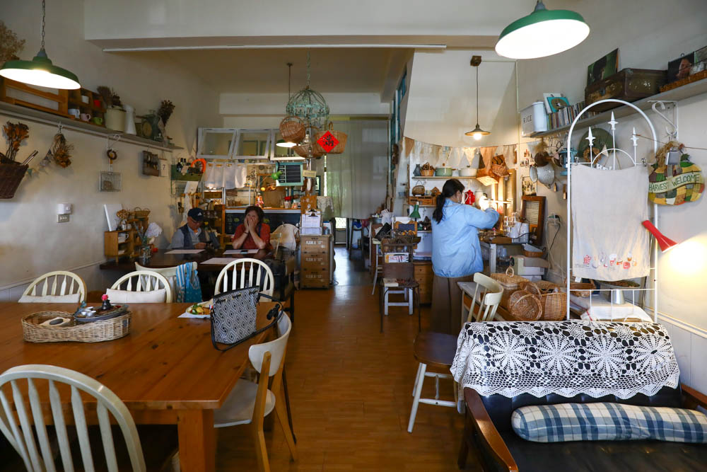 花蓮鳳林美食|鄉村小屋2。鄉村風日系雜貨、輕食簡餐、飲料無限暢飲、寵物友善餐廳 - 第6張圖 花蓮鳳林美食|鄉村小屋2。鄉村風日系雜貨、輕食簡餐、飲料無限暢飲、寵物友善餐廳