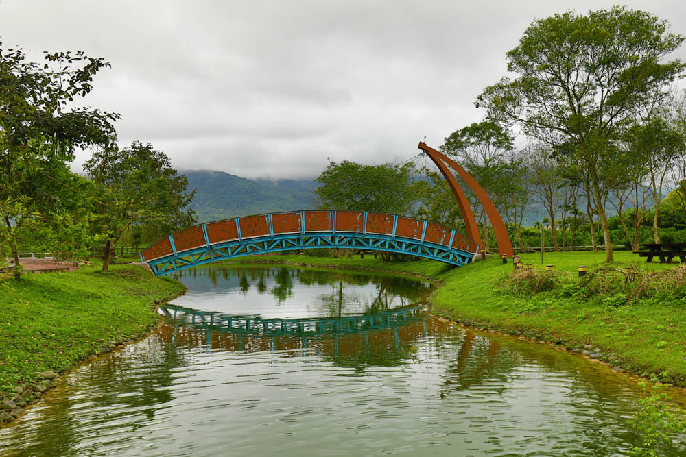花蓮瑞穗景點｜富興社區森林小火車。搭乘鳳梨小火車認識鳳梨公園、全台最大鳳梨田、寵物友善景點