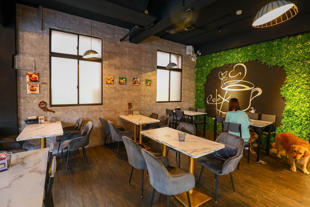 花蓮美食｜瑞樂絲Relax複合式餐飲 。早午晚餐、炒泡麵、火鍋、漢堡、寵物友善餐廳