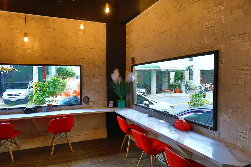 花蓮美食｜瑞樂絲Relax複合式餐飲 。早午晚餐、炒泡麵、火鍋、漢堡、寵物友善餐廳