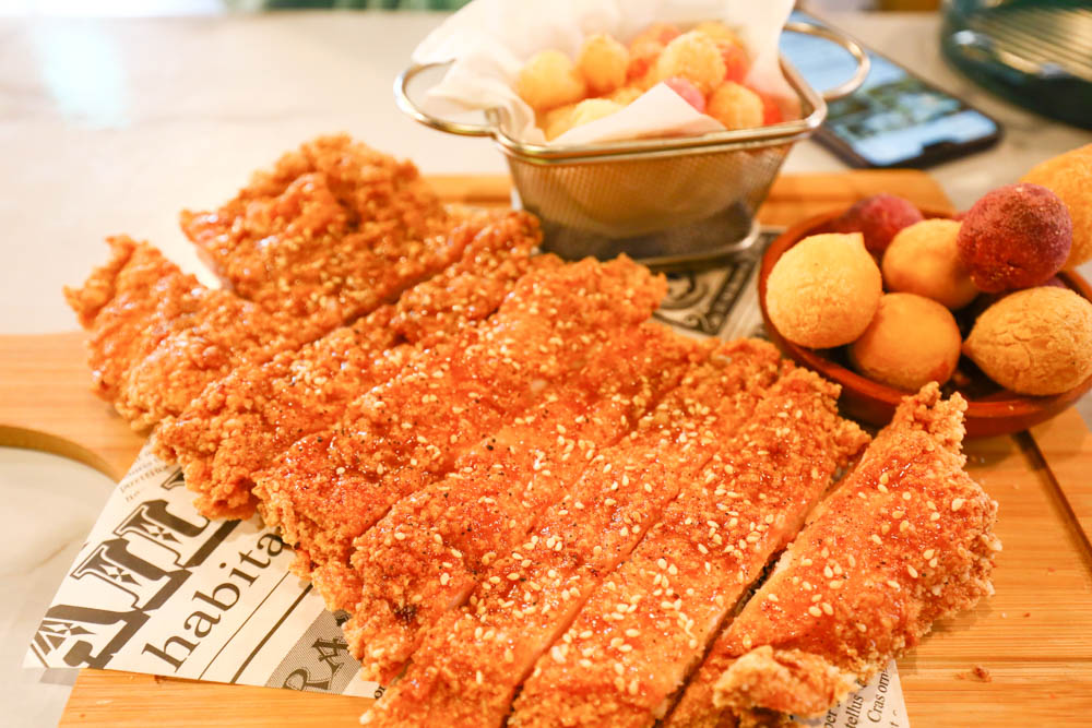 花蓮美食｜瑞樂絲Relax複合式餐飲 。早午晚餐、炒泡麵、火鍋、漢堡、寵物友善餐廳