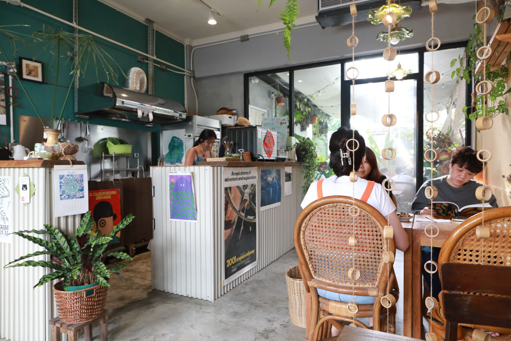 花蓮美食｜平行時空小茶室。老屋咖啡廳、花蓮寵物友善餐廳、復古泡沫紅茶茶舖、懷舊簡餐料理