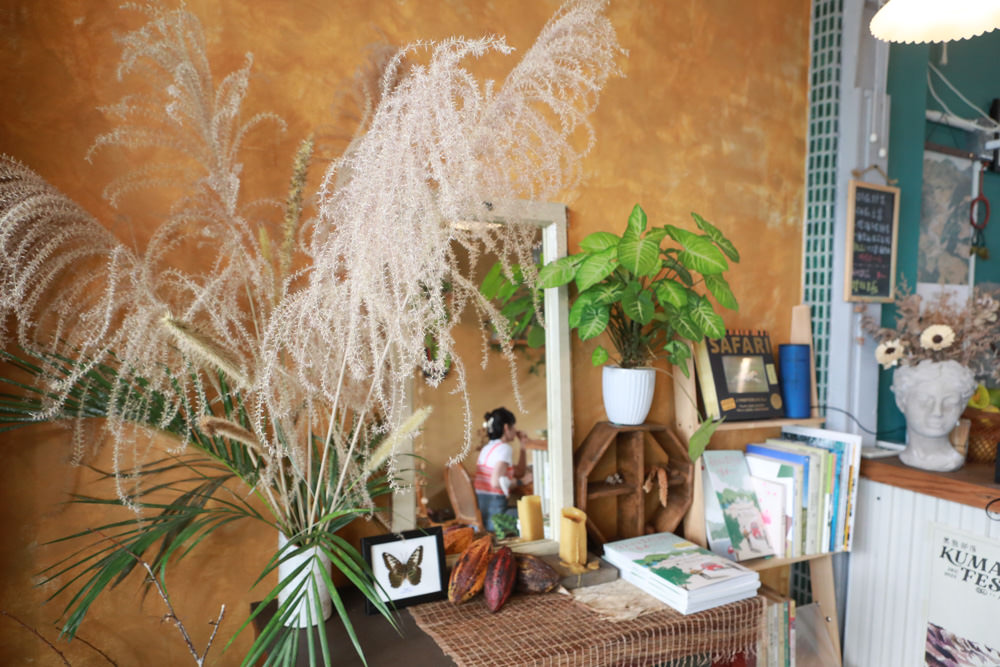 花蓮美食｜平行時空小茶室。老屋咖啡廳、花蓮寵物友善餐廳、復古泡沫紅茶茶舖、懷舊簡餐料理