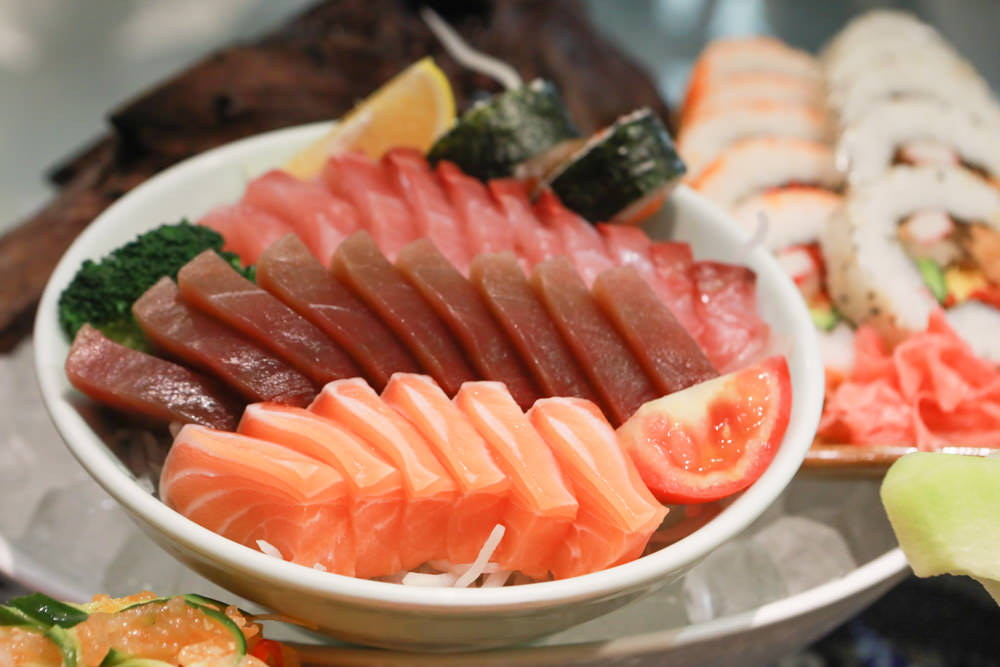 花蓮美食｜賴桑壽司屋。讓人歎為觀止的無菜單料理、寵物友善餐廳、寬敞舒適包廂、生猛海鮮、日本料理