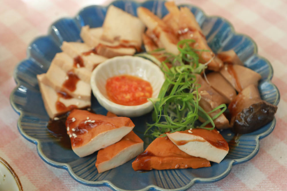 花蓮美食｜平行時空小茶室。老屋咖啡廳、花蓮寵物友善餐廳、復古泡沫紅茶茶舖、懷舊簡餐料理