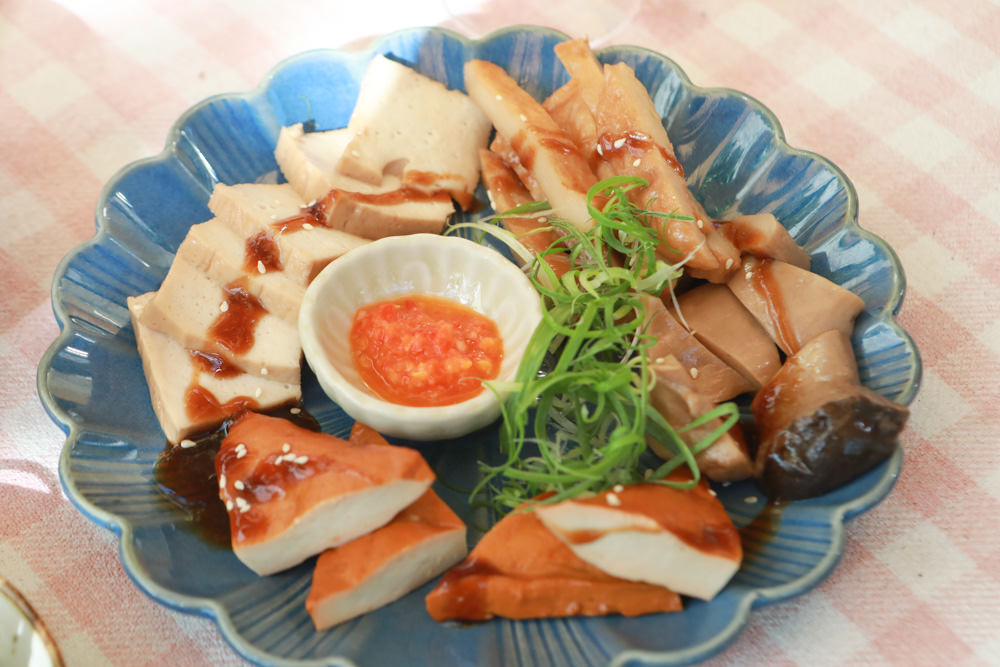 花蓮美食｜平行時空小茶室。老屋咖啡廳、花蓮寵物友善餐廳、復古泡沫紅茶茶舖、懷舊簡餐料理