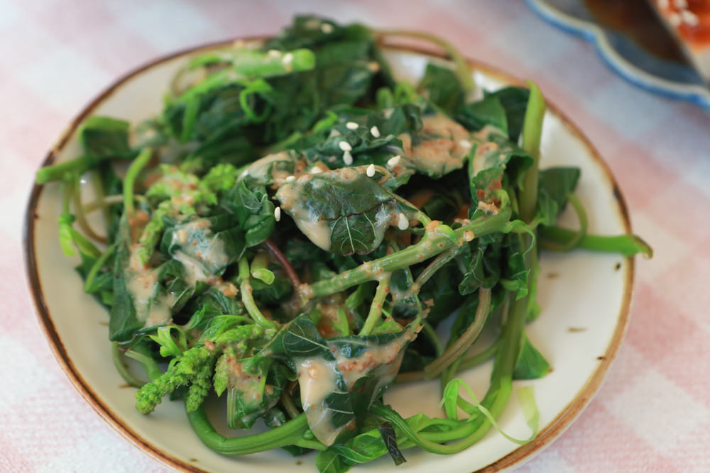 花蓮美食｜南島百合。寵物友善餐廳、隱藏巷弄間的文青復古老宅麵鋪、森林系小餐館、質感露營風、私房牛肉麵必吃