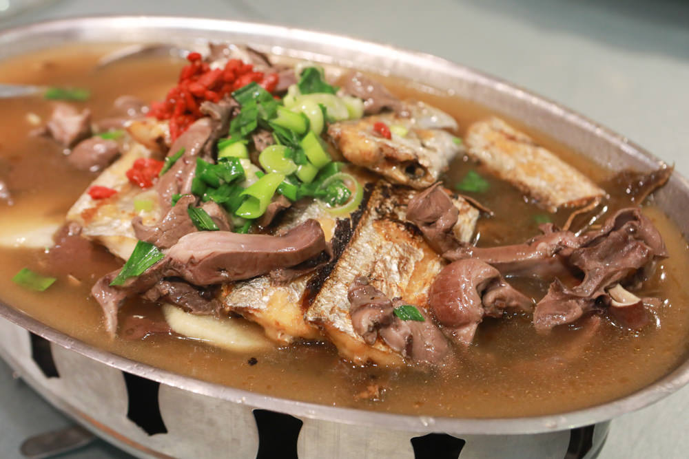 花蓮美食｜賴桑壽司屋。讓人歎為觀止的無菜單料理、寵物友善餐廳、寬敞舒適包廂、生猛海鮮、日本料理