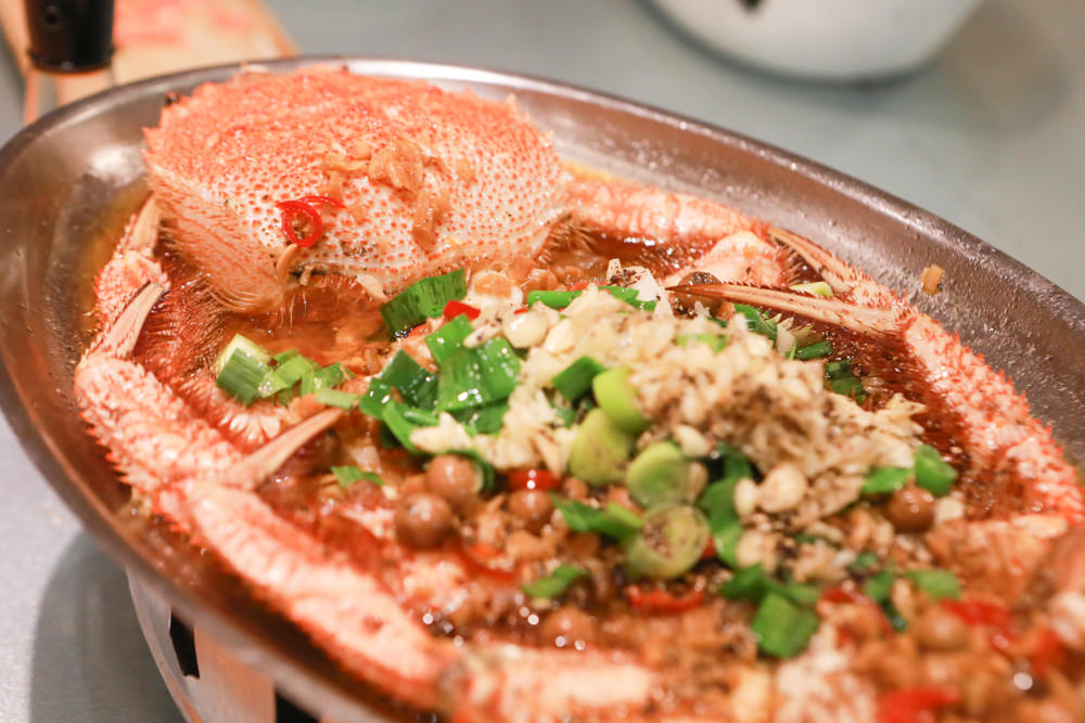 花蓮美食｜賴桑壽司屋。讓人歎為觀止的無菜單料理、寵物友善餐廳、寬敞舒適包廂、生猛海鮮、日本料理
