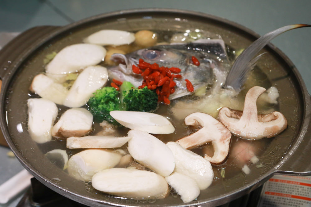 花蓮美食｜賴桑壽司屋。讓人歎為觀止的無菜單料理、寵物友善餐廳、寬敞舒適包廂、生猛海鮮、日本料理