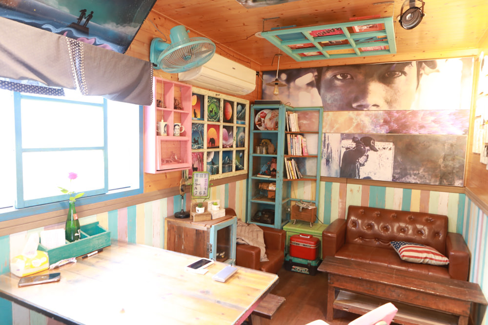 花蓮壽豐景點｜花田小路。貨櫃咖啡屋融合玫瑰花田的風格小店、寵物友善餐廳、銅板價就可以享受採玫瑰花的樂趣！！