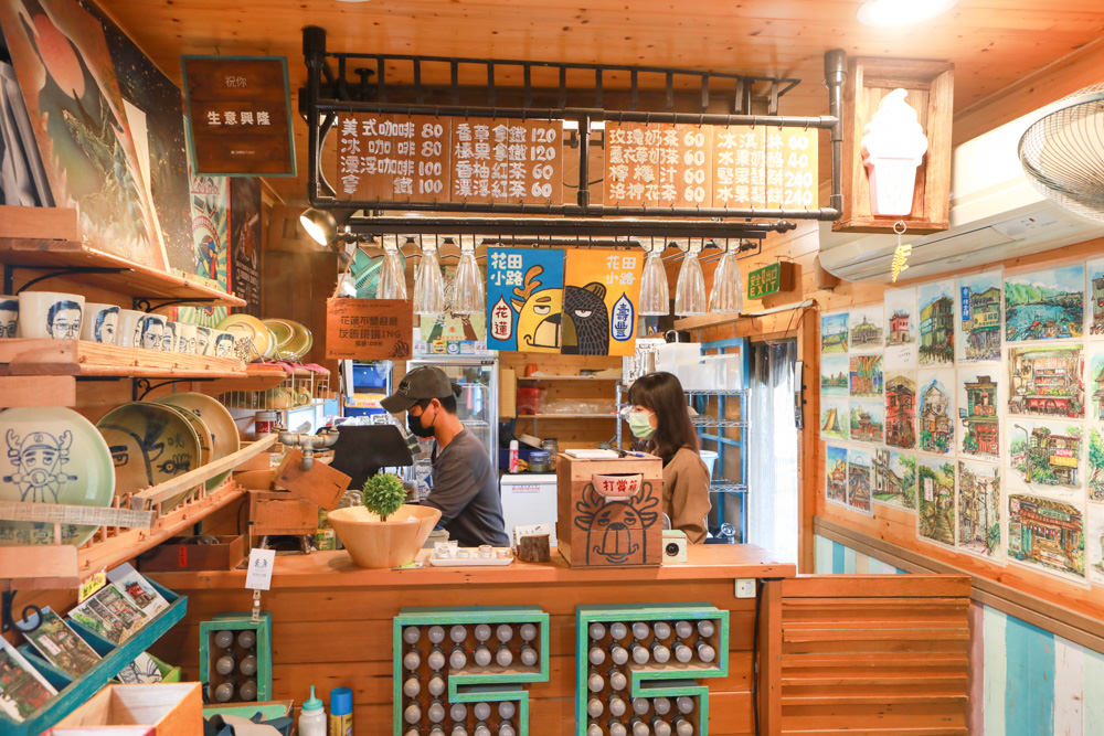 花蓮壽豐景點｜花田小路。貨櫃咖啡屋融合玫瑰花田的風格小店、寵物友善餐廳、銅板價就可以享受採玫瑰花的樂趣！！