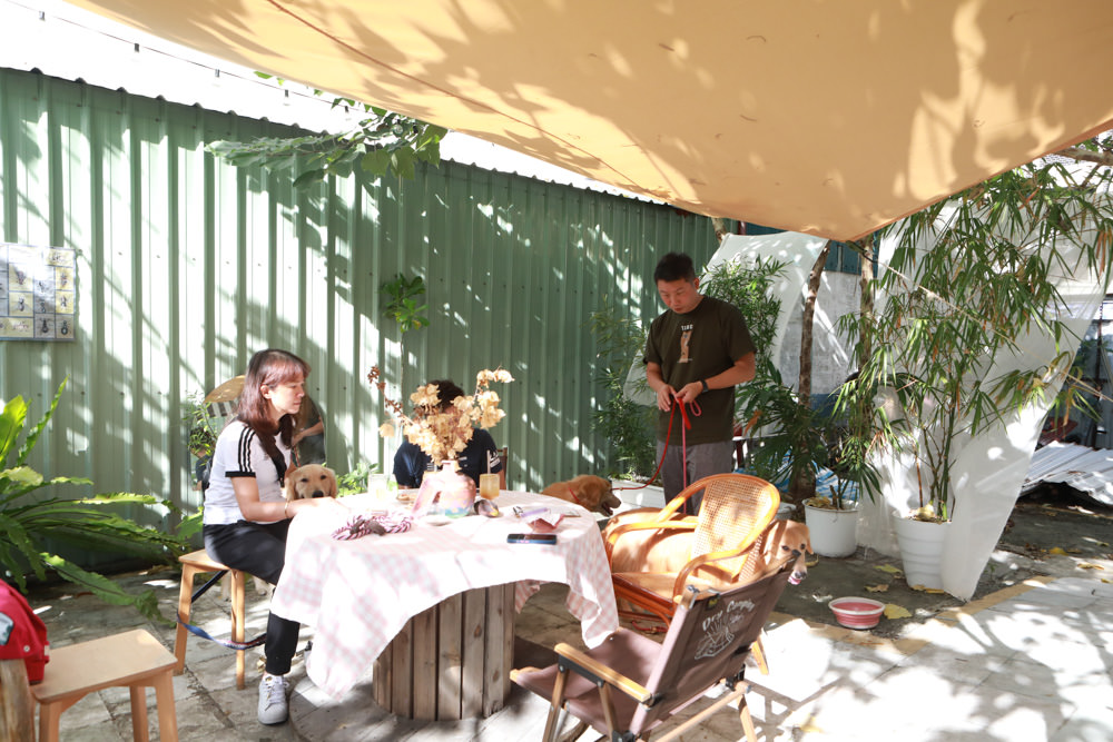 花蓮美食｜南島百合。寵物友善餐廳、隱藏巷弄間的文青復古老宅麵鋪、森林系小餐館、質感露營風、私房牛肉麵必吃