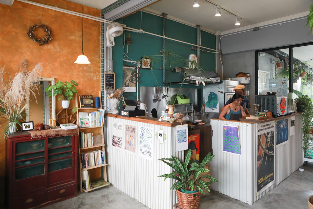 花蓮美食｜南島百合。寵物友善餐廳、隱藏巷弄間的文青復古老宅麵鋪、森林系小餐館、質感露營風、私房牛肉麵必吃