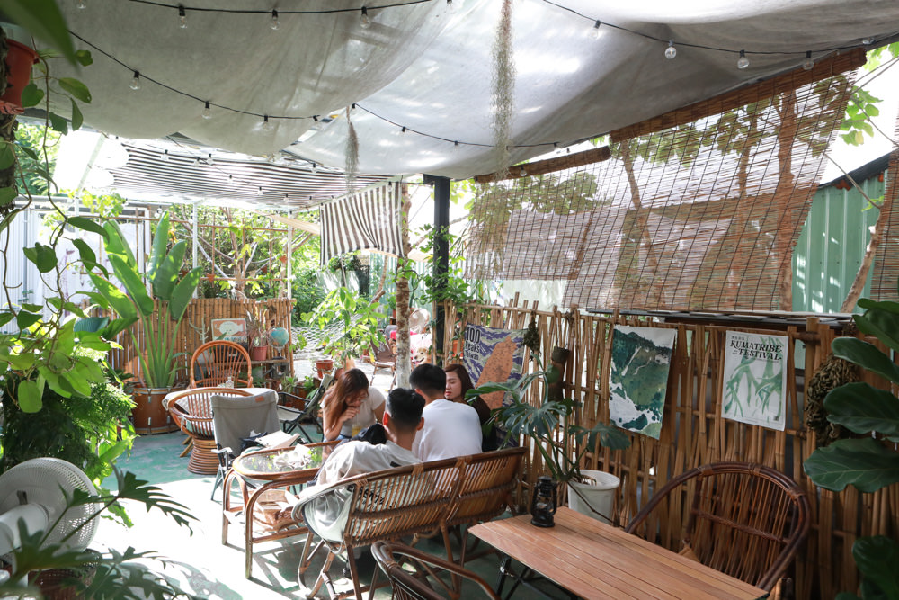 花蓮美食｜南島百合。寵物友善餐廳、隱藏巷弄間的文青復古老宅麵鋪、森林系小餐館、質感露營風、私房牛肉麵必吃