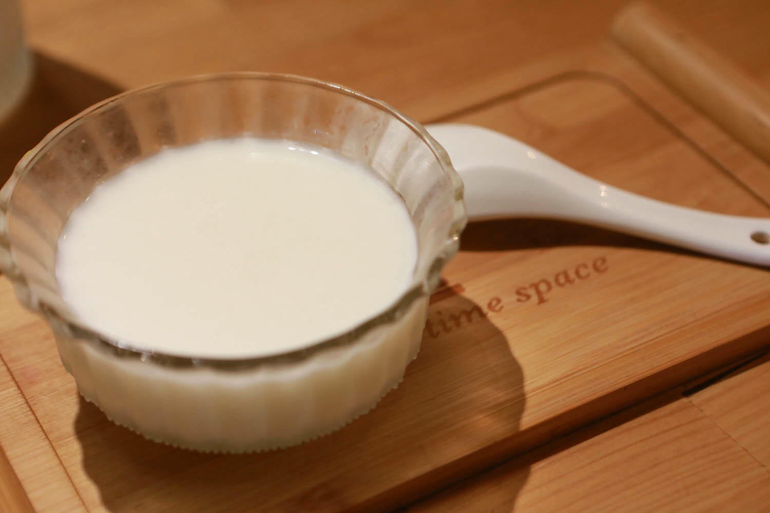 花蓮美食｜平行時空小茶室。老屋咖啡廳、花蓮寵物友善餐廳、復古泡沫紅茶茶舖、懷舊簡餐料理