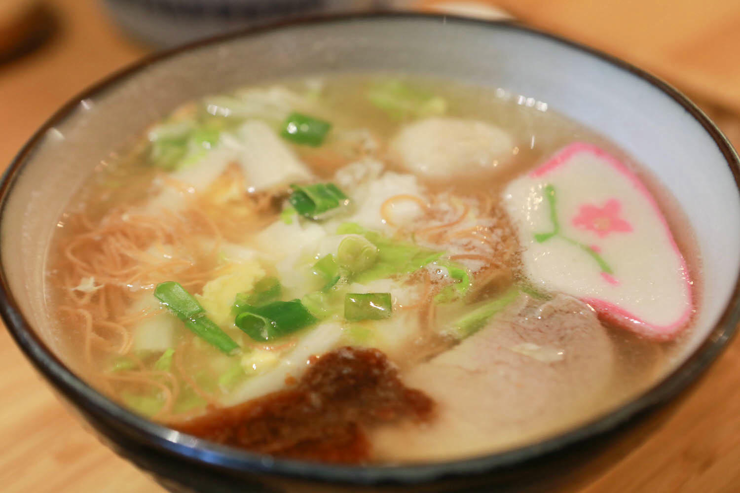 花蓮美食｜平行時空小茶室。老屋咖啡廳、花蓮寵物友善餐廳、復古泡沫紅茶茶舖、懷舊簡餐料理