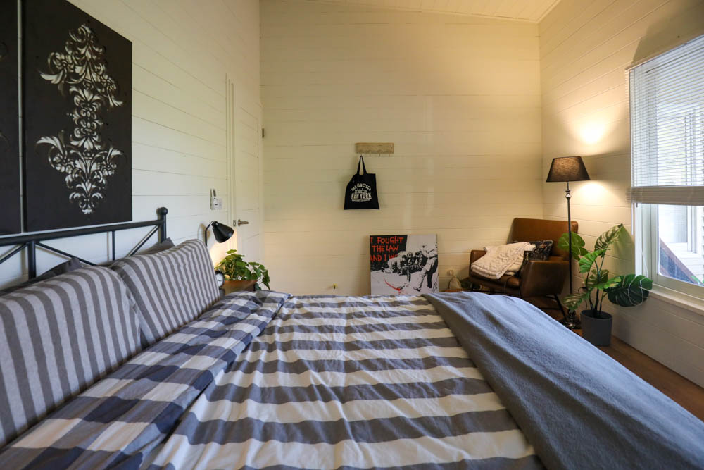 苗栗苑裡｜浩克森林小屋。寵物友善民宿、隱藏在森林中的秘境小木屋、好客八號穀倉小屋