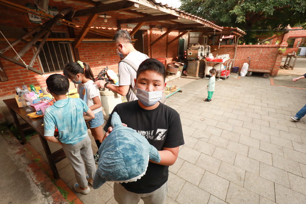 苗栗頭份傳統美食｜蘆竹湳古厝的灶腳。寵物友善餐廳、三合院吃古早味料理、台灣傳統古玩技藝體驗