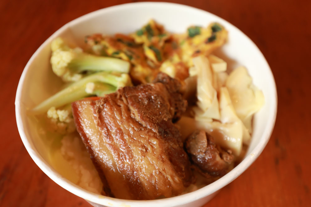 苗栗頭份傳統美食｜蘆竹湳古厝的灶腳。寵物友善餐廳、三合院吃古早味料理、台灣傳統古玩技藝體驗