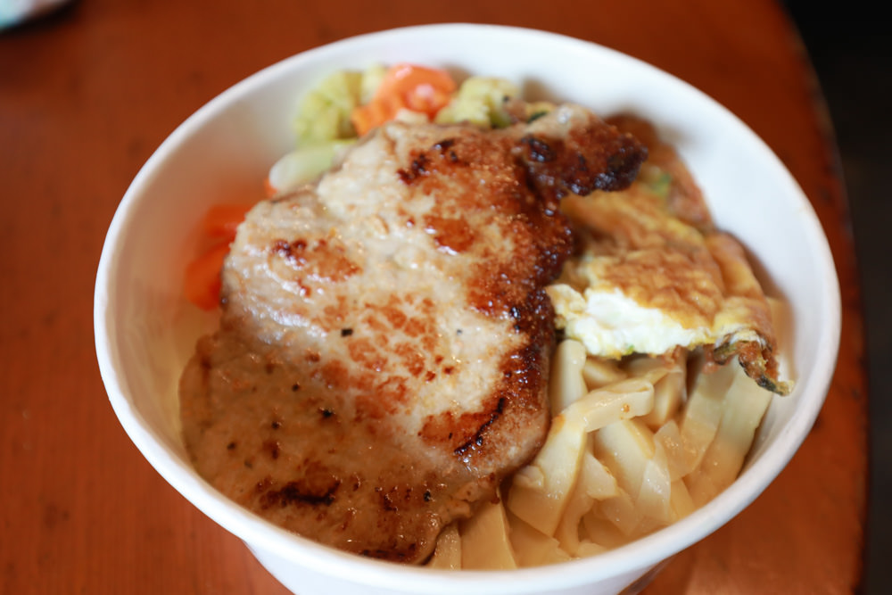 苗栗頭份傳統美食｜蘆竹湳古厝的灶腳。寵物友善餐廳、三合院吃古早味料理、台灣傳統古玩技藝體驗