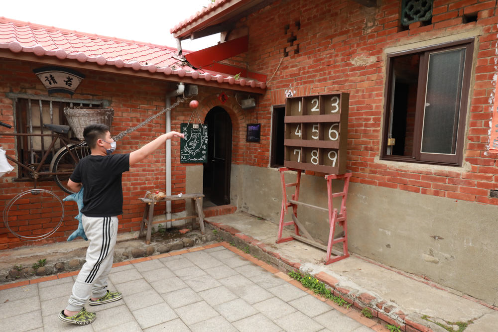 苗栗頭份傳統美食｜蘆竹湳古厝的灶腳。寵物友善餐廳、三合院吃古早味料理、台灣傳統古玩技藝體驗