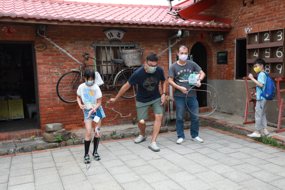 苗栗頭份傳統美食｜蘆竹湳古厝的灶腳。寵物友善餐廳、三合院吃古早味料理、台灣傳統古玩技藝體驗
