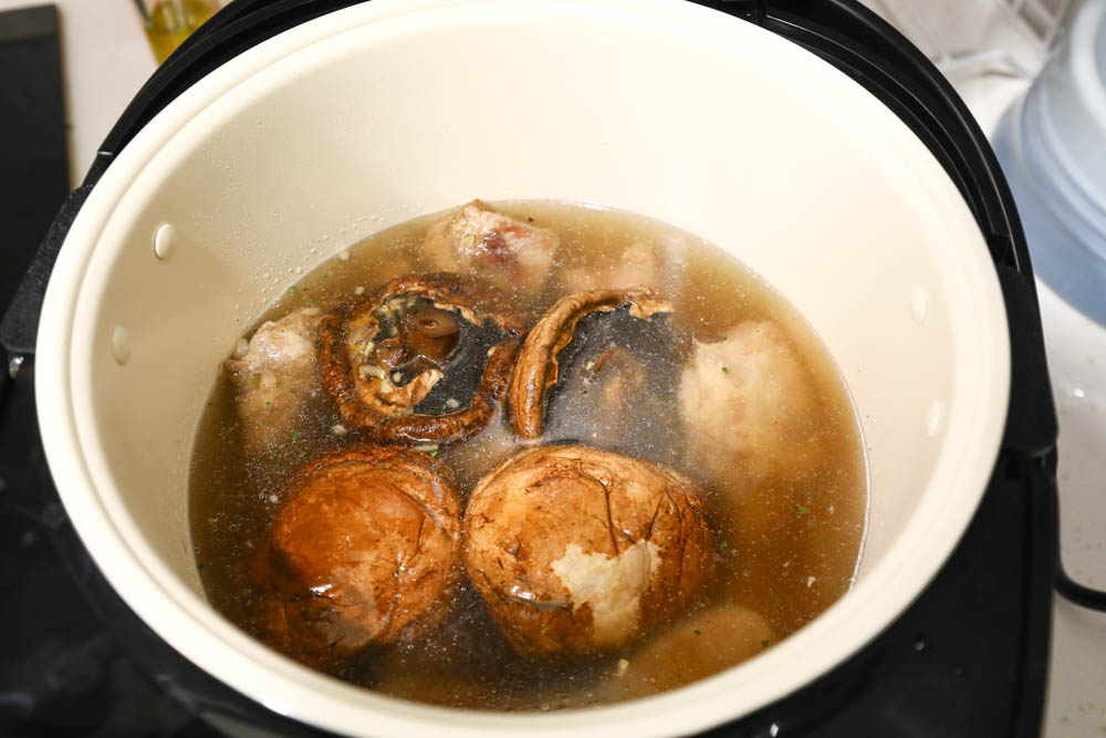 SANSUI山水智能萬用鍋SRC-H58，完勝電子鍋！開蓋熱炒煎烤、舒肥料理、高溫燉煮、蒸煮熬煮、麵糰發酵